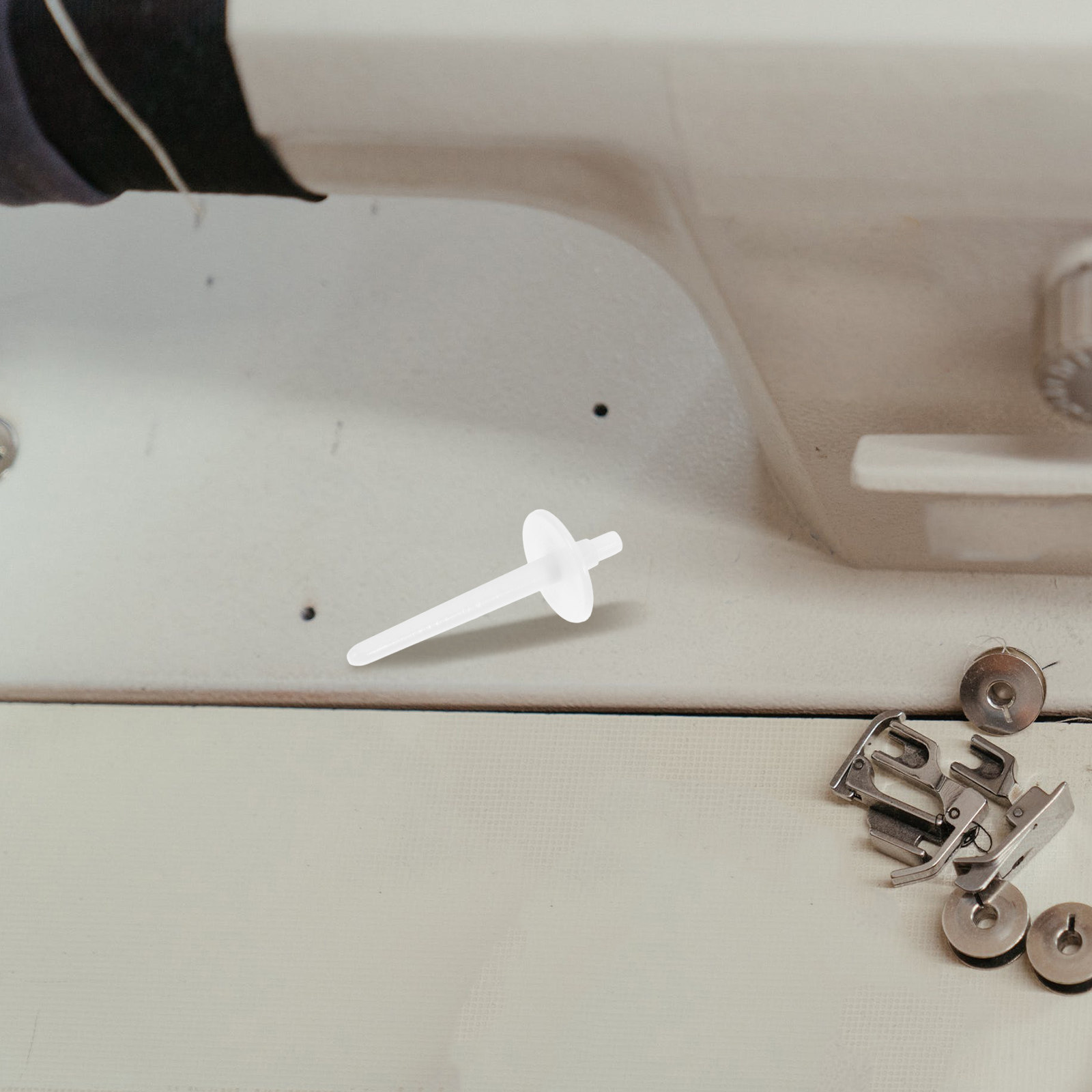 10Pcs Plastic Spool Holder for - Embroidery Threads 评论和价格