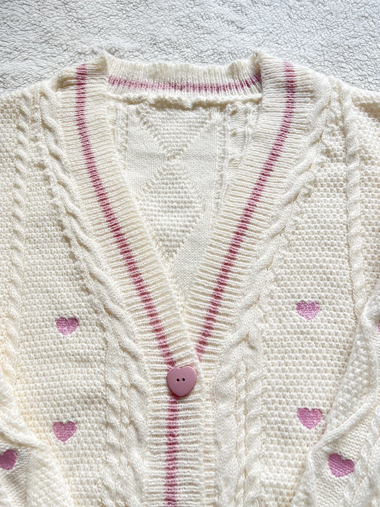 Lover Cardigan with Pink Heart - Embroidery Lovers 评论和价格