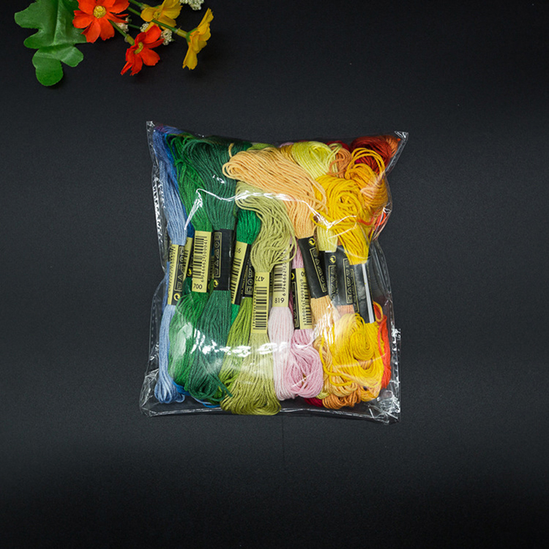 C 24/100/50 Multicolor Cross   - Embroidery Threads 评论和价格